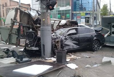 В Краснодаре «Газель» разорвало на части после столкновения с пьяным водителем на BMW