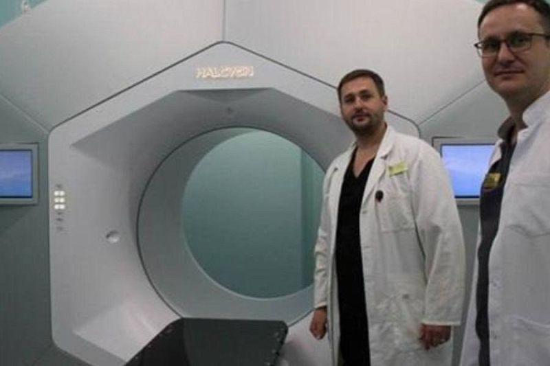 В Краснодарском онкодиспансере установили третий линейный ускоритель