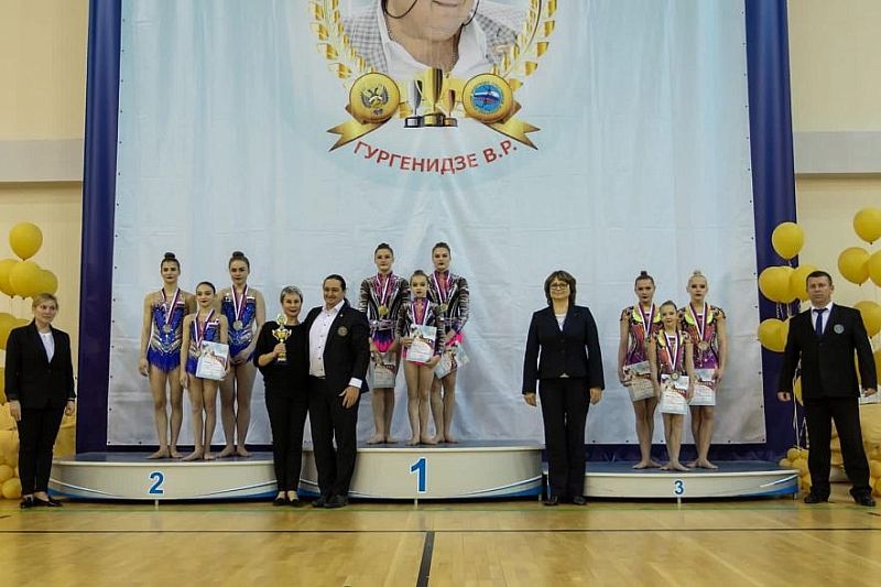 Сборная Краснодарского края завоевала семь наград Всероссийских соревнований по спортивной акробатике