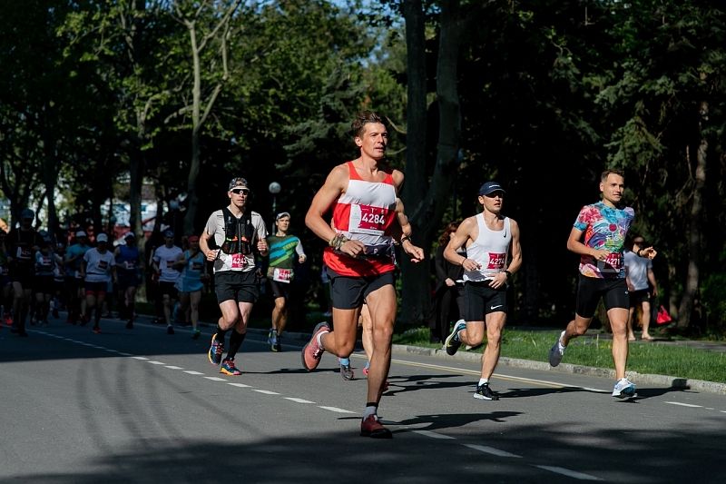 Более 1200 человек стали участниками первого в России винного марафона в Анапе