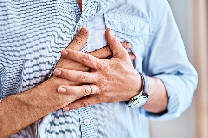 Головокружение, боль в ногах, одышка: немецкие кардиологи назвали симптомы инфаркта