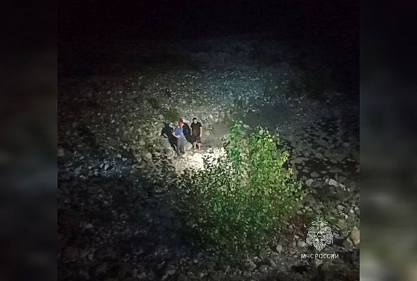 Заблудившегося туриста нашли спасатели в горах Сочи