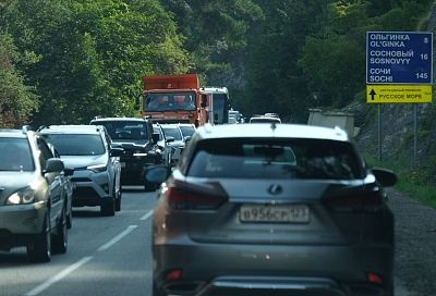 Жители Краснодарского края чаще стали проверять историю кроссоверов и внедорожников