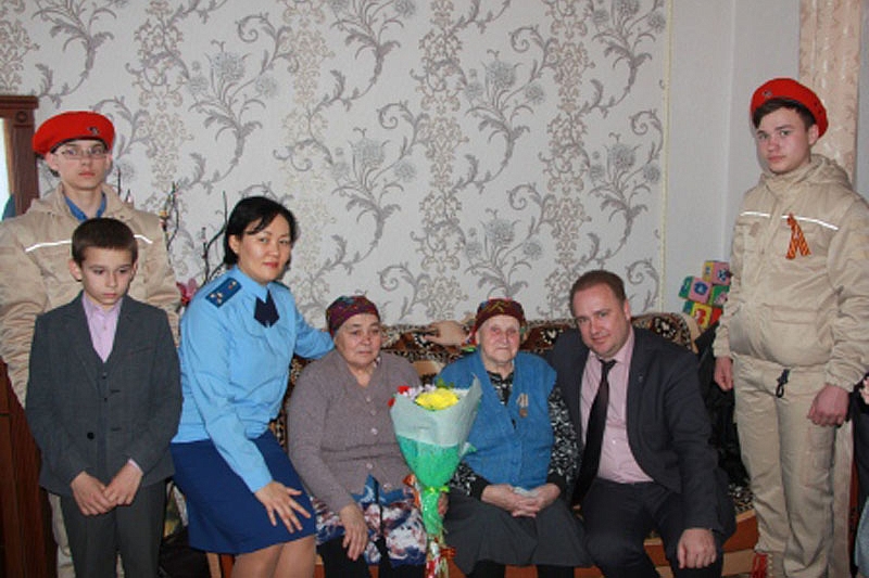 Шестьдесят девять правнуков поздравят жительницу Тбилисского района с 8 Марта 