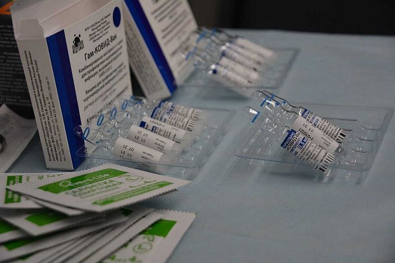 Вирусолог назвал сроки вакцинации переболевшим «омикроном»