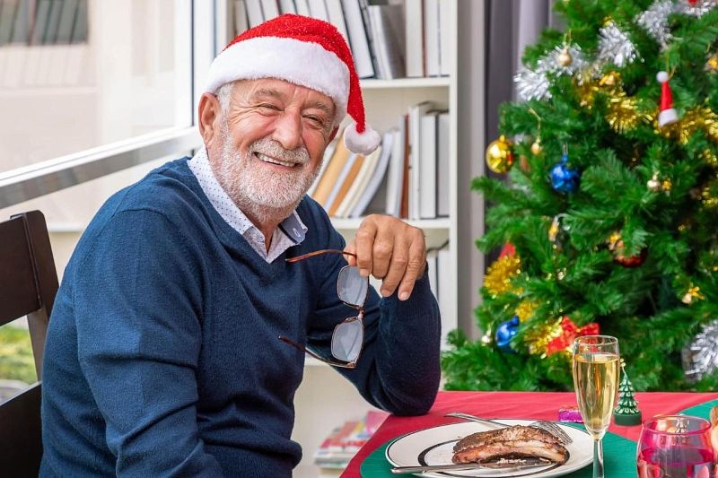 Диета для Дедушки Мороза: от чего пожилым надо отказаться за праздничным столом