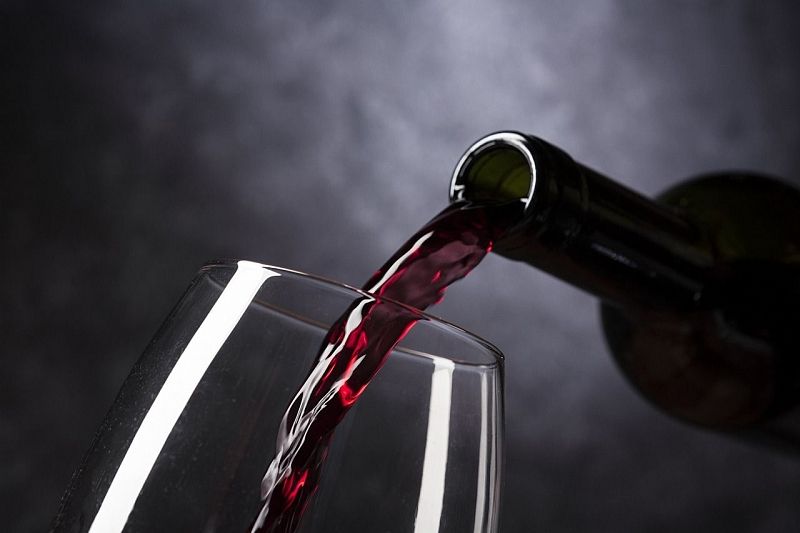 Виноделы просят не покупать местное вино в Сочи