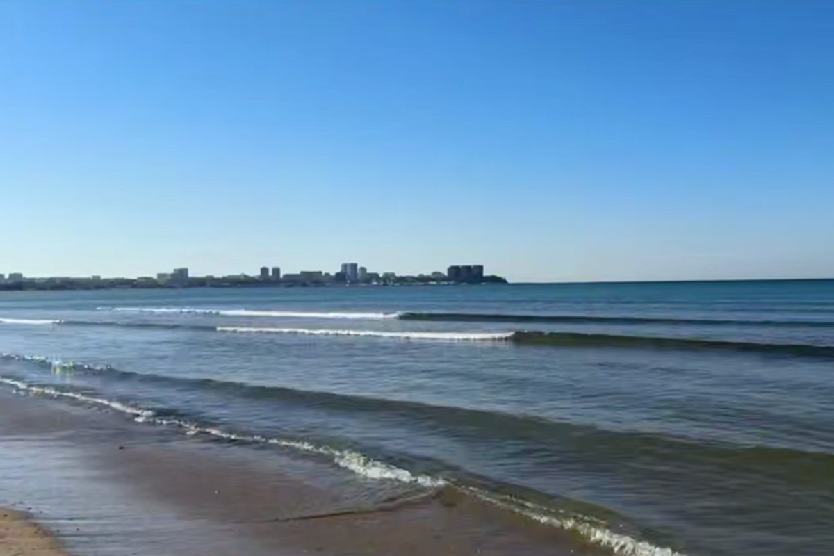 Новые выбросы мазута на пляжах Анапы за неделю не зафиксированы