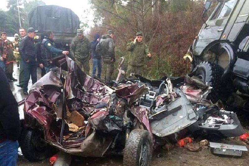 Российский военный на «Приоре» с краснодарскими номерами погиб в жестком ДТП с КамАЗом в Абхазии