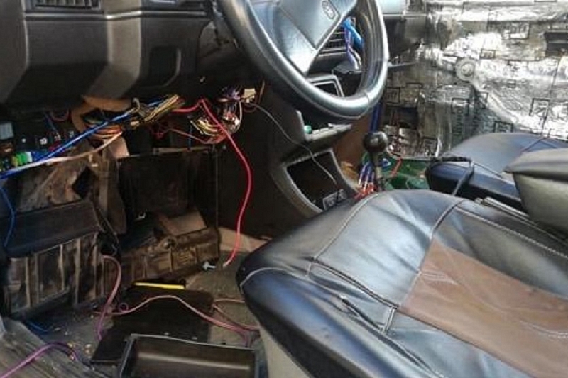В Краснодаре полиция ищет похитителя музыкального оборудования из автомобиля