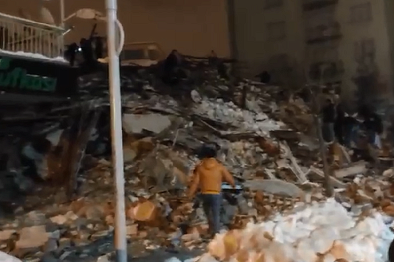 Десятки погибших и сотни раненых: что известно о землетрясении в Турции
