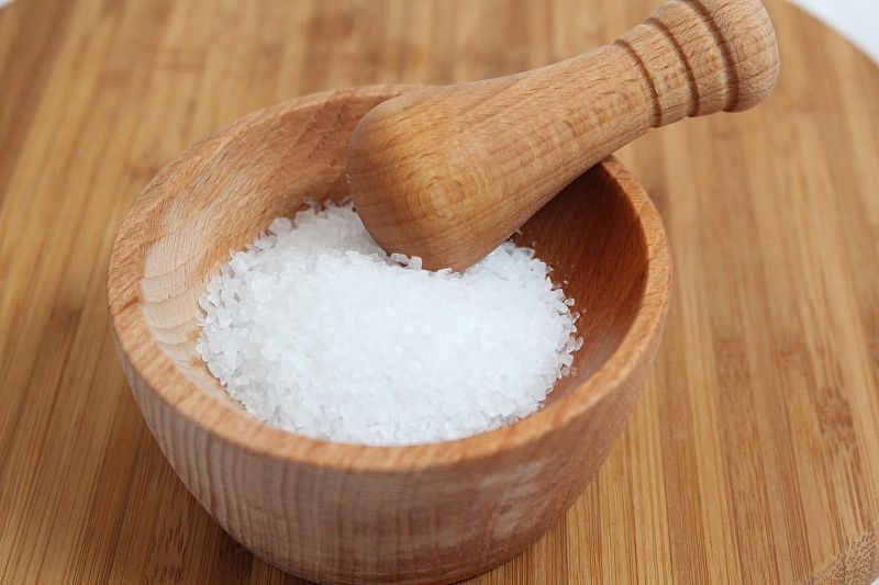 Недосол на спине: недостаточное количество соли в рационе грозит опасными нарушениями