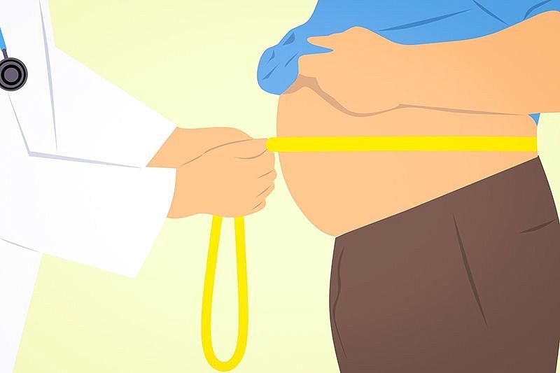 Ученые рассказали, чем опасен жир на животе