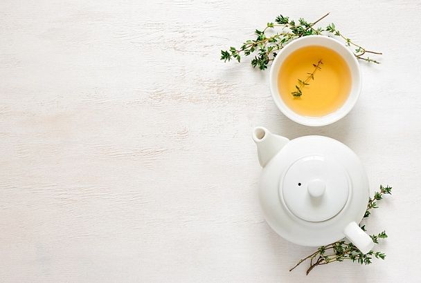 Вкусное лекарство: чай с розмарином поможет избавиться от мигрени