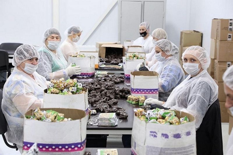 В Краснодарском крае открылось предприятие по производству сувенирных шоколадных изделий