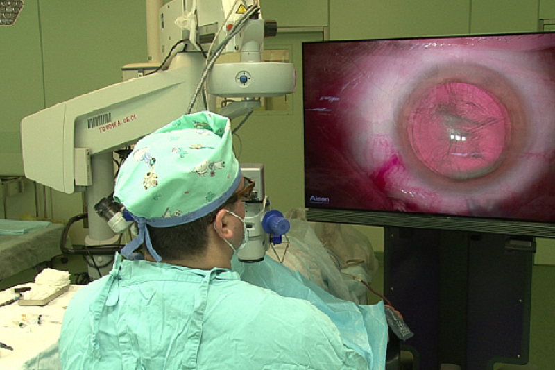 В Сочи офтальмологи провели уникальную операцию с использованием 3D-камеры