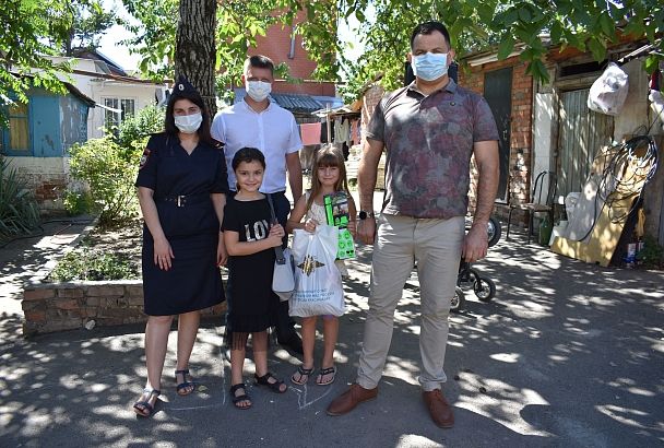 Полиция Краснодара помогла семьям, оказавшимся в трудной жизненной ситуации 