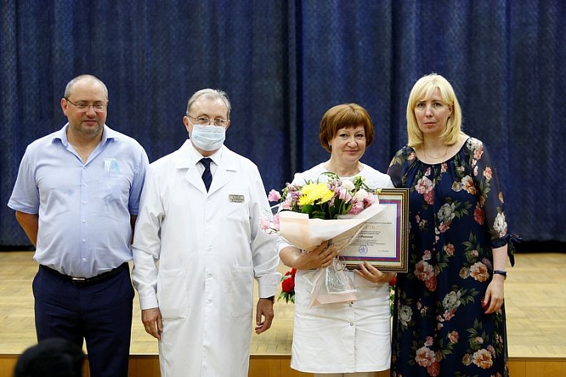 Медработники краевого госпиталя для ветеранов получили благодарности вице-губернатора Кубани