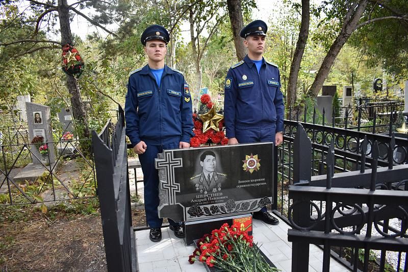 В Краснодаре открыли памятник ветерану Великой Отечественной войны капитану Андрею Шерстневу 
