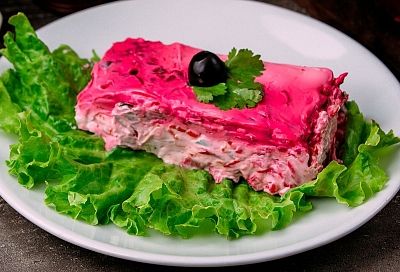 Стоимость салата «Селедка под шубой» в России выросла за год