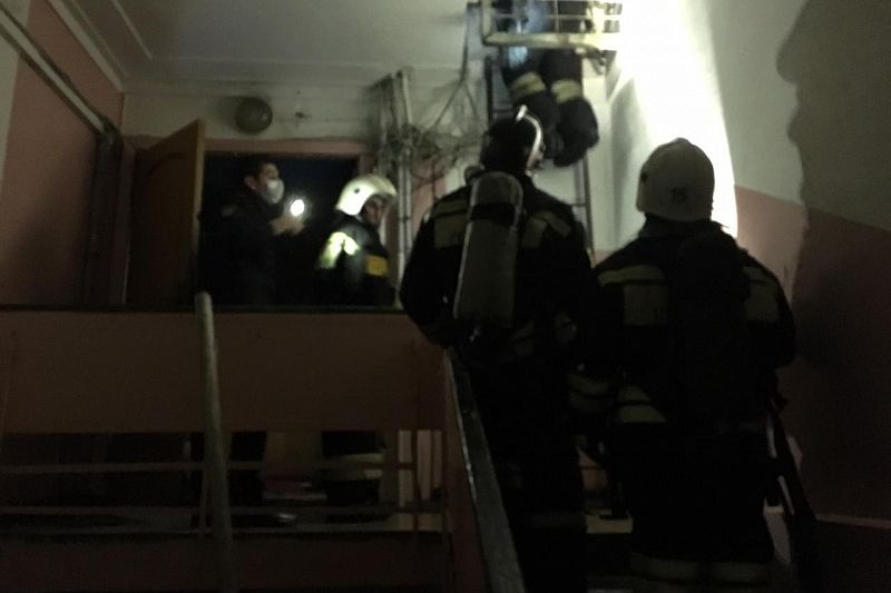 Власти Сочи предоставят жилье двум семьям после пожара в общежитии 