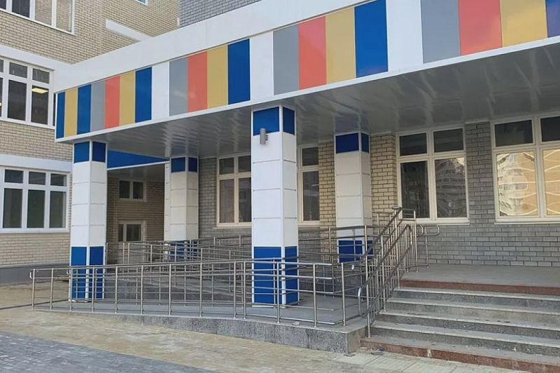 В Краснодаре достроили школу на 1550 мест в микрорайоне Гидростроителей