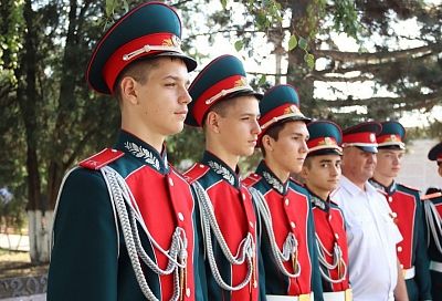 День знаний и пятилетие со дня образования учебного заведения отметили в Тимашевском казачьем кадетском корпусе