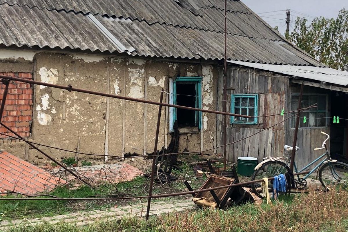 В Краснодарском крае при пожаре в частном доме поселка Красногвардейского погиб мужчина