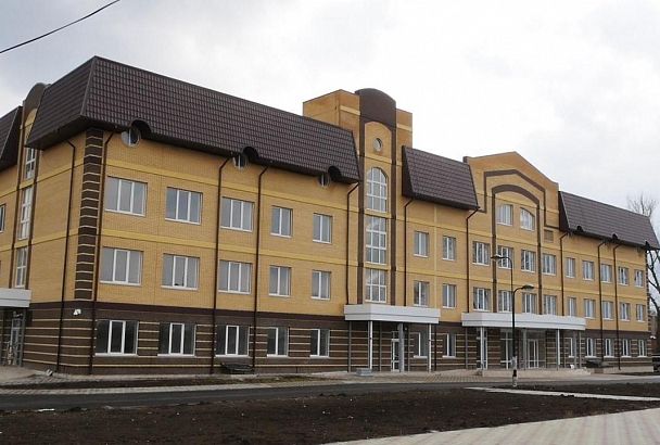 Роддом-долгострой скоро примет пациентов: в Кореновске завершается строительство акушерско-гинекологического корпуса