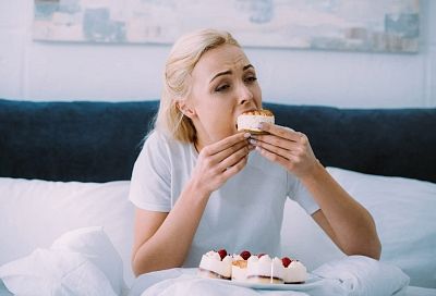 Вот почему вы переедаете и набираете вес: как возникает эмоциональный голод, и что с этим делать