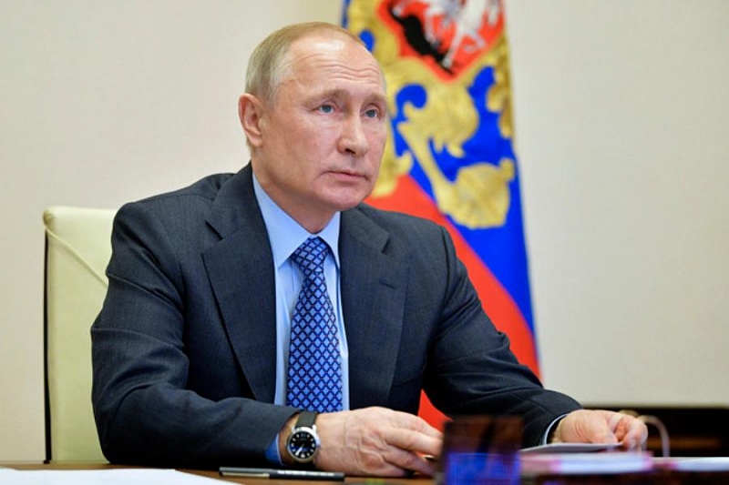 Владимир Путин предложил предоставить МСП из пострадавших от коронавируса отраслей деньги на зарплаты