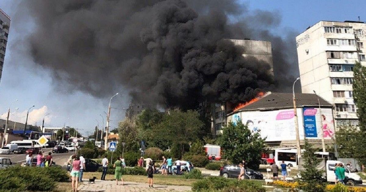 Пожар в новороссийске сейчас видео. Пожар в Новороссийске. Пожар в Новороссийске сегодня. Что горит сегодня в Новороссийске?. Сегодня пожар в городе Новороссийске.