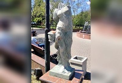Вандалы обезглавили статую в парке Новороссийска