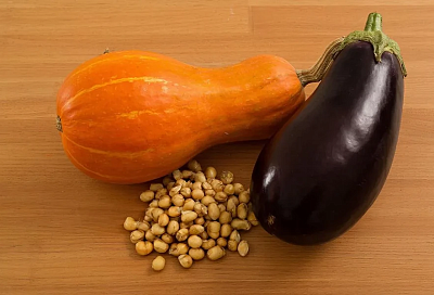 Тушеная тыква с баклажаном и нутом: только растительные ингредиенты