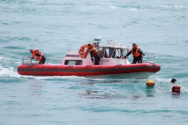 В Сочи упавшего в ручей ребенка унесло в море. На месте работают спасатели