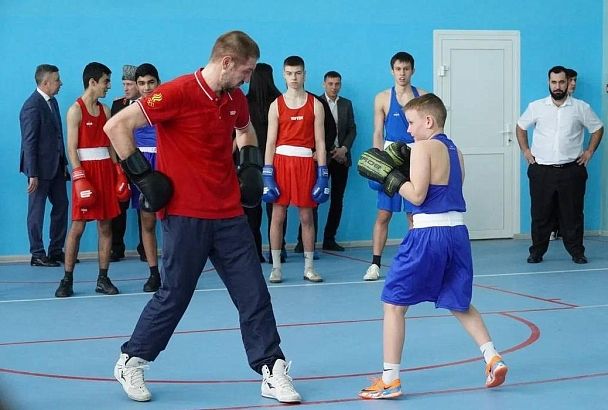К проекту «Бокс в школу» присоединятся 10 организаций Крымского района