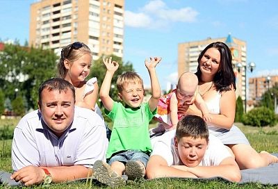 Медалью «Родительская доблесть» наградят 15 многодетных семей Краснодарского края