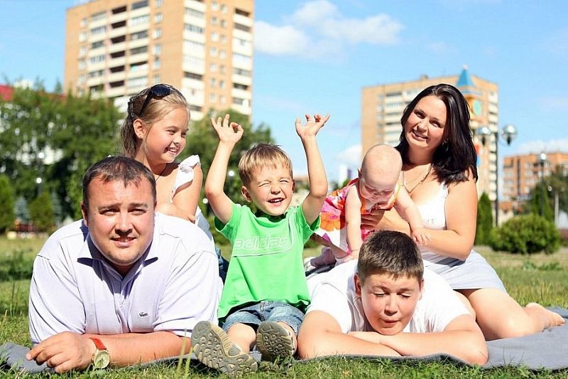 Медалью «Родительская доблесть» наградят 15 многодетных семей Краснодарского края