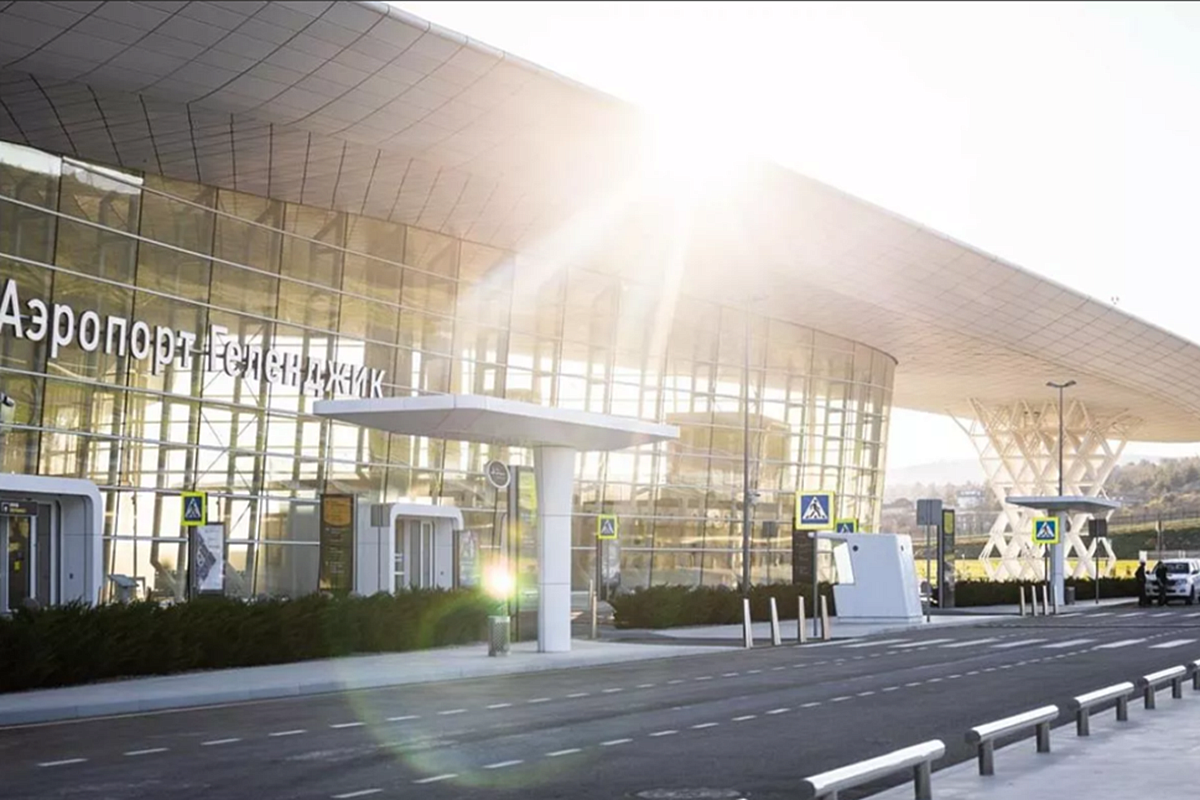 Аэропорт Геленджика вновь принимает и отправляет рейсы