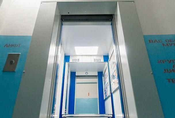 В Краснодарском крае до конца года планируют заменить 743 лифта в многоквартирных домах