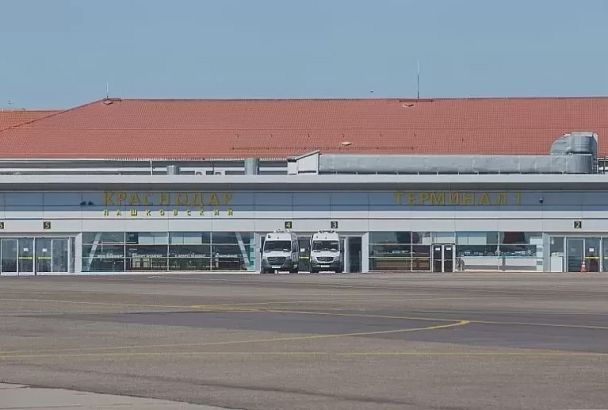 Ограничение полетов в 11 аэропортов юга и центральной части России продлено до 7 мая