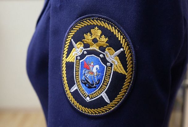 В аэропорту Краснодара полицейские получали взятки от коммерсантов за провоз товаров
