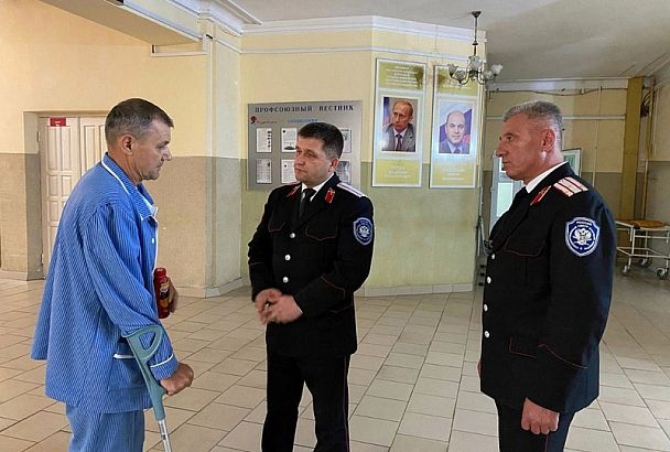 Вице-губернатор Александр Власов посетил военный госпиталь в Краснодаре