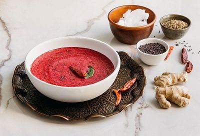 Гостей проводили и снова на кухню - варю мой фирменный пряный томатный суп-пюре с имбирем. Он не только согреет зимой, но и быстро наладит работу кишечника