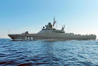 Черноморский флот сопровождает корабли НАТО в Черном море 