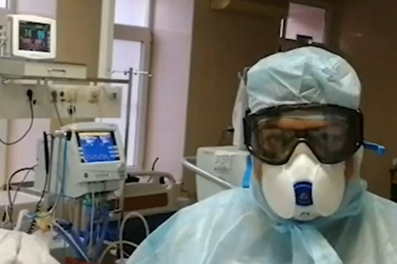 Врачи инфекционной больницы в Краснодаре опубликовали видео из отделения с больными COVID-19