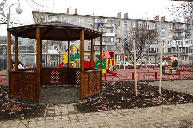 В Краснодаре обновят более 130 детских игровых и спортплощадок
