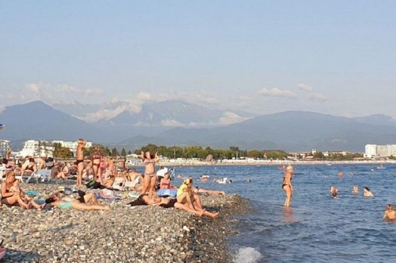 «Пустились во все тяжкие»: жительница Сочи рассказала о наплыве туристов на курорт