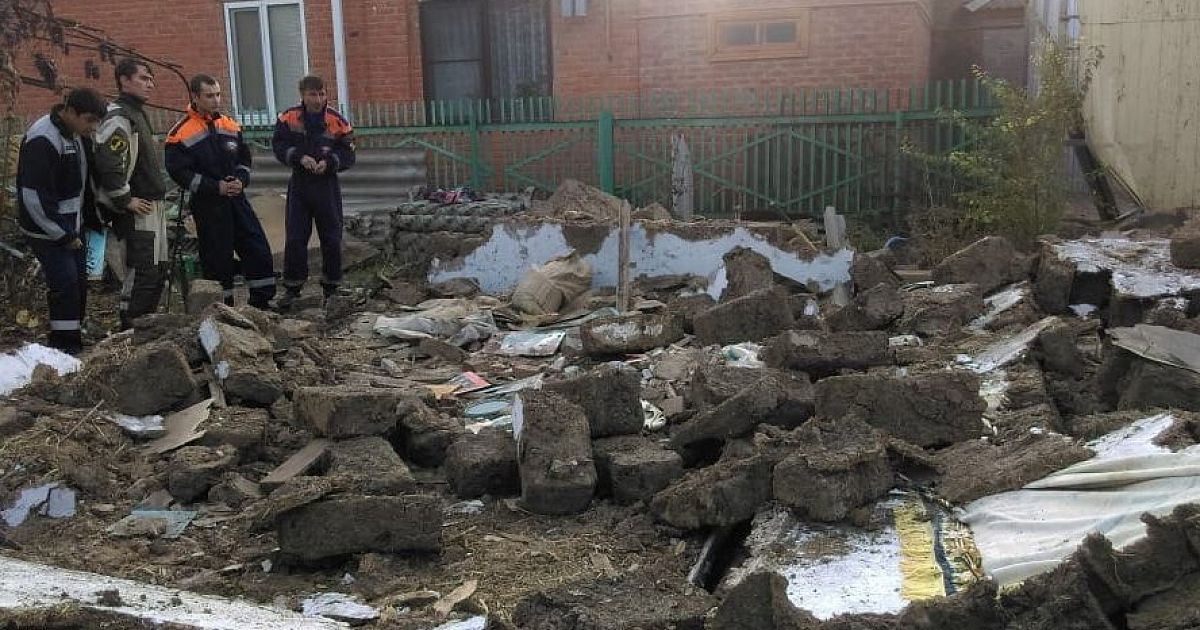 Погода в тимашевске на 14. Обрушение стены красного треугольника. Обрушение стены в Сибэлектротерм. IMG_9675 обрушение стены. Роддом Армавир обрушение стены.