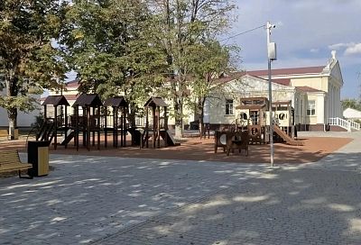 Благоустройство парка завершают в станице Новолеушковской Павловского района